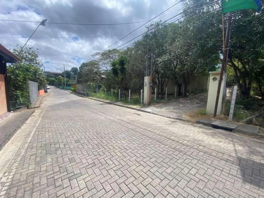 Venta de Lote en Escazú, San José. RAH 26-1057 - Venta en Escazú