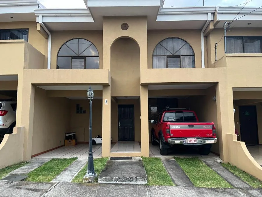 Vendo casa en Lagunilla, Condominio Real Las Gladiolas. Frente Ultra Park 2 - Venta en Ulloa