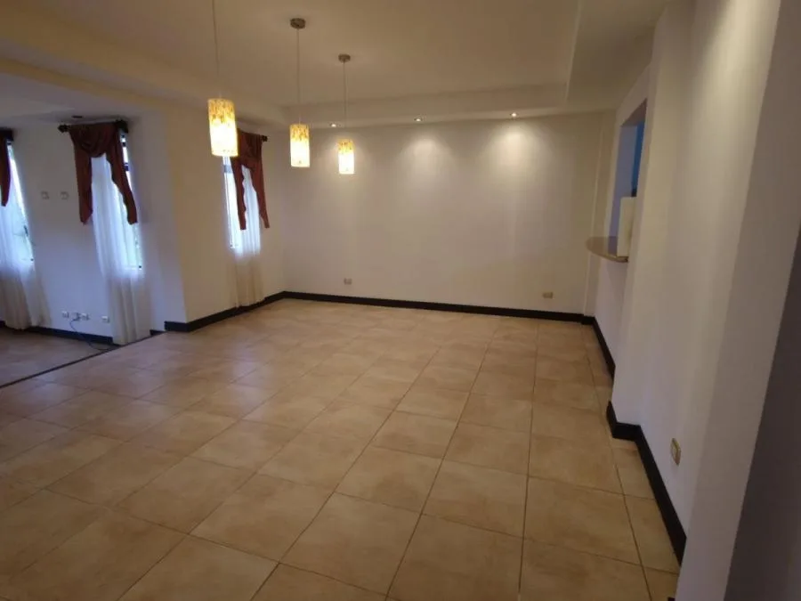 CASA EN VENTA EN GIOCOECHEA, cod: CTL 24-297 - Venta en Goicoechea — photo 5