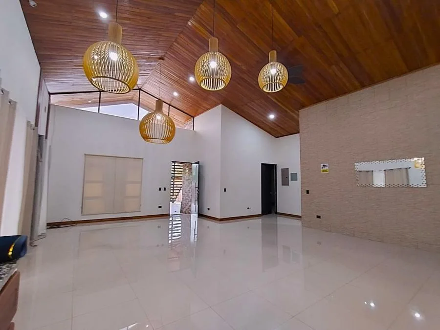 Alquiler de casa en Parrita LFS - Alquiler / Renta en Parrita