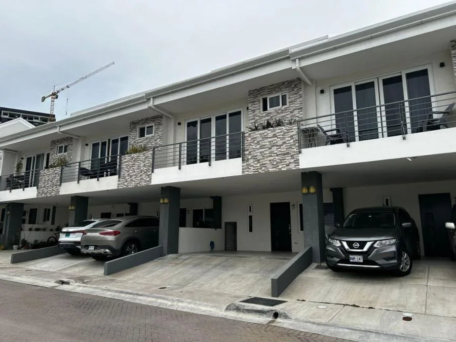 Alquiler de Casa en Santa Ana, San José. - Alquiler / Renta en Santa Ana
