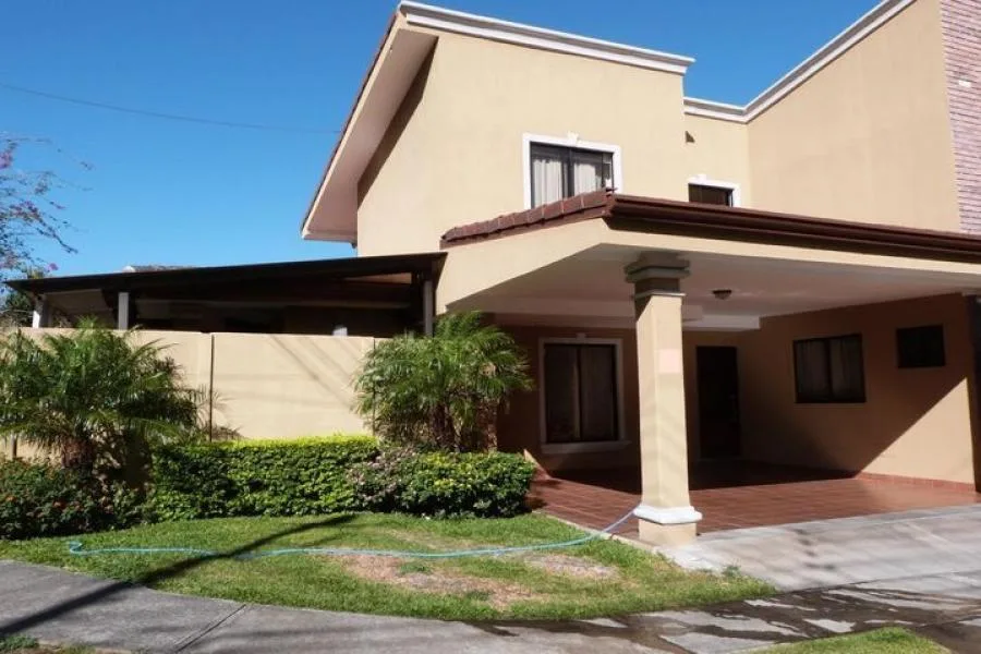 Venta de Casa en Santa Ana.   - Venta en Santa Ana