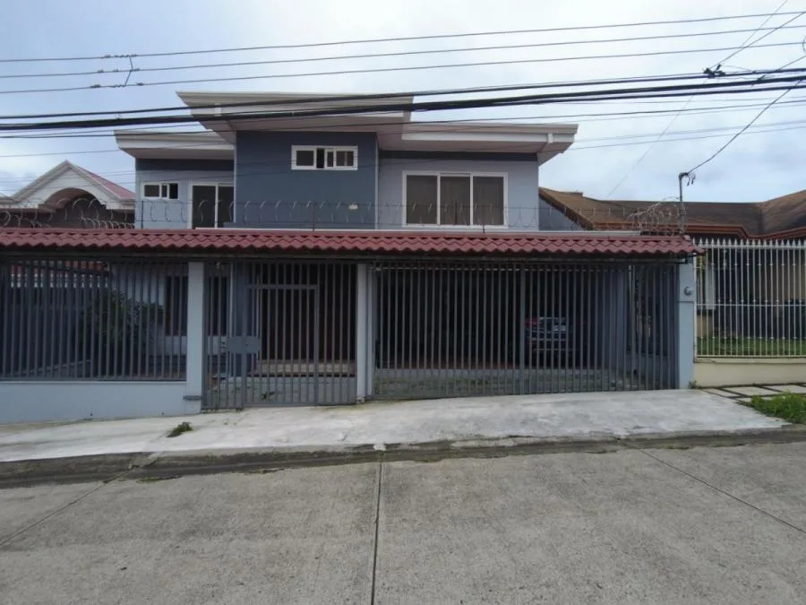 CASA EN VENTA, SANTO DOMINGO DE HEREDIA, Cod#23-752 - Venta en Santo Domingo