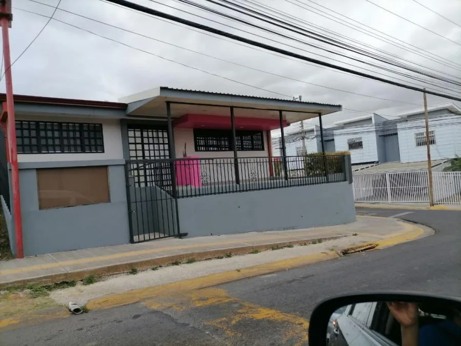 En Venta Local Comercial Y Apartamento En Heredia Cr; Idi: 139685 - Venta en Mercedes