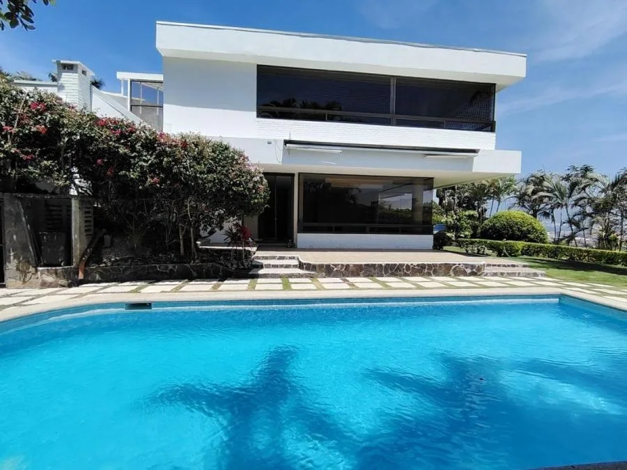 Venta de Casa en San Rafael de Escazû. RAH 25-1526 - Venta en Escazú