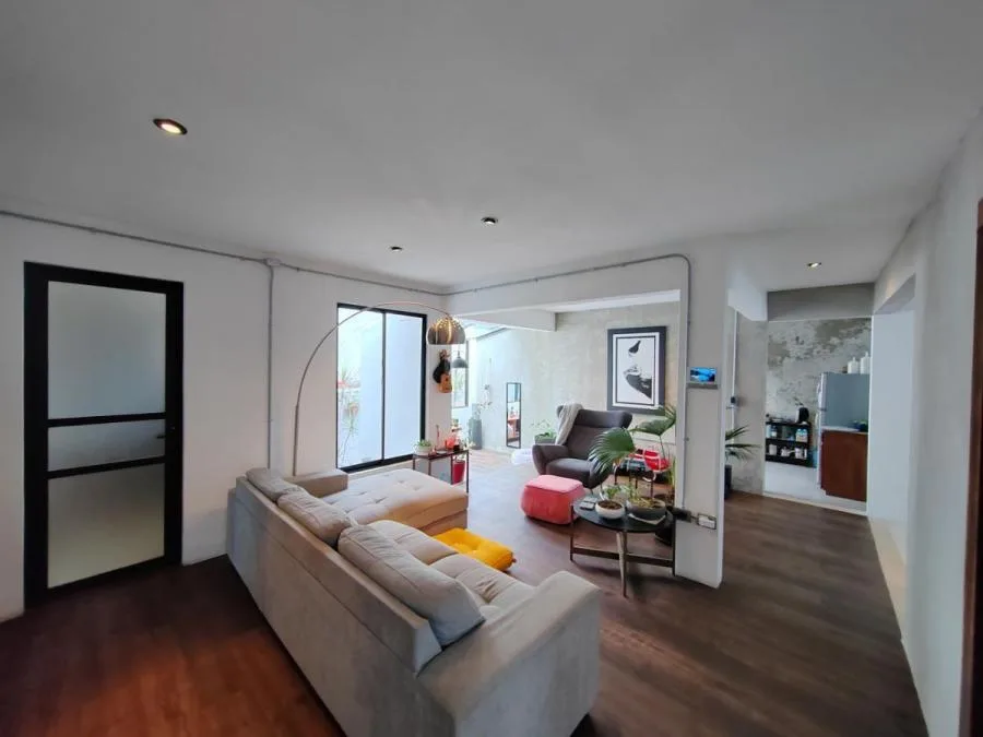 Venta de Casa con apartamento en Tibás - Venta en Tibás — photo 2