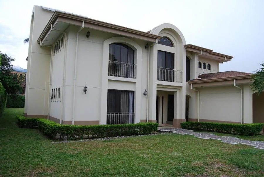 Casa en Venta en Santa Ana, San José. RAH 23-3334 - Venta en Santa Ana