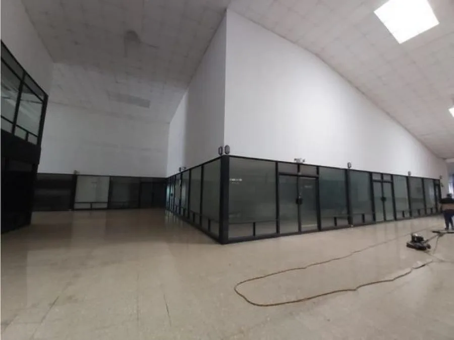 ALQUILER DE LOCAL COMERCIAL, SAN JOSE, CENTRO COMERCIAL SABANA SUR. - Alquiler / Renta en Mata Redonda