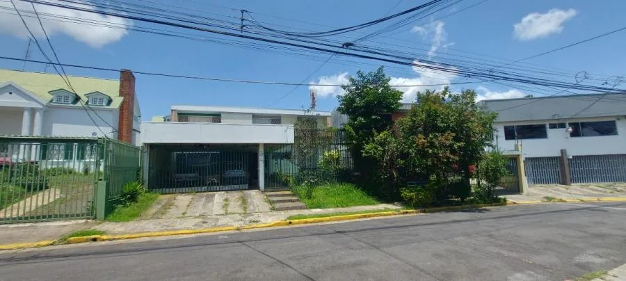 Venta de casa amplia en Mercedes, Montes de Oca $315,000 #DI001 - Venta en San Pedro