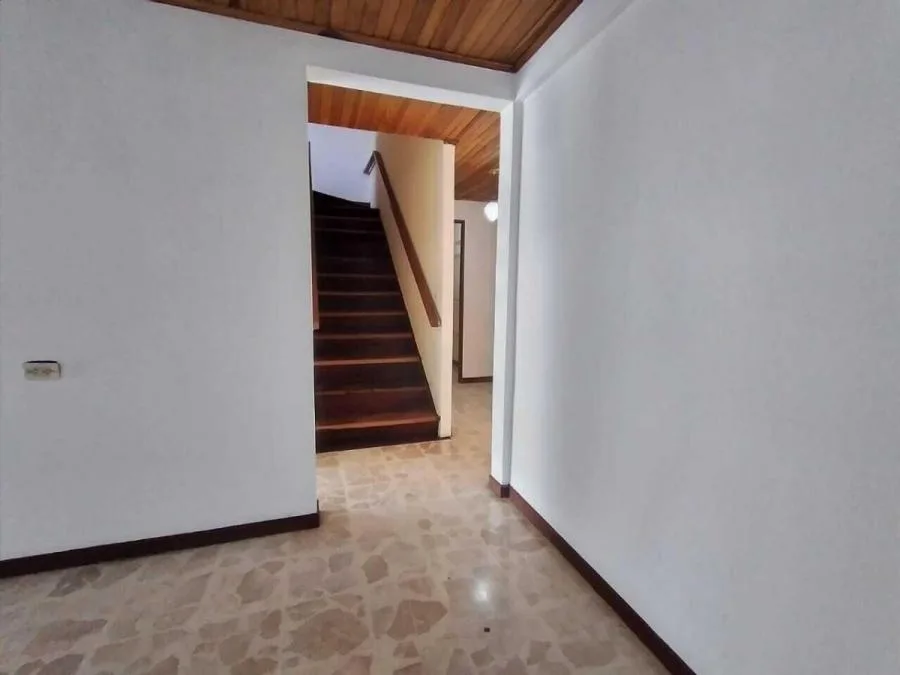 Venta de casa en Los Yoses, Sur. RAH 23-305 NR - Venta en Zapote — photo 2
