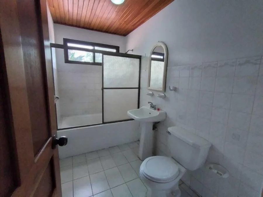 Venta de casa en Los Yoses, Sur. RAH 23-305 NR - Venta en Zapote — photo 3