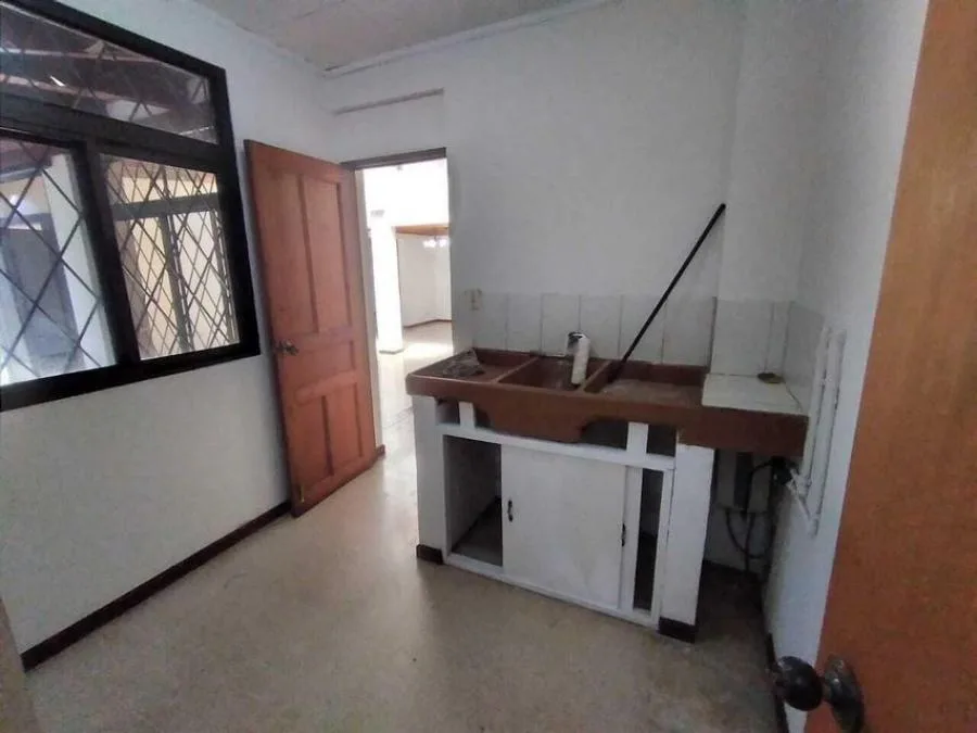 Venta de casa en Los Yoses, Sur. RAH 23-305 NR - Venta en Zapote — photo 4