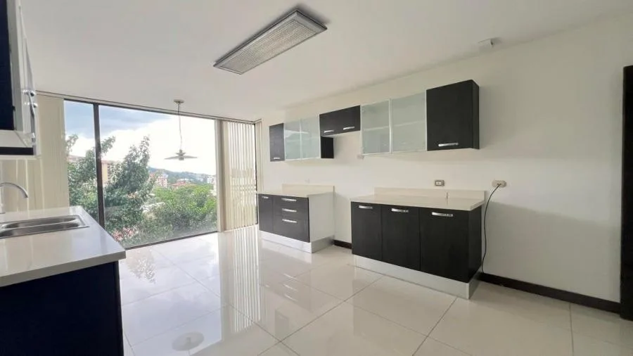 SE ALQUILA APARTAMENTO EN ESCAZU PBR - Alquiler / Renta en Escazú