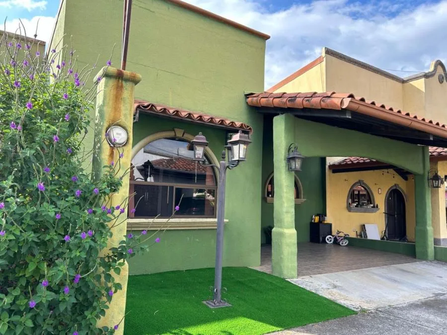 CASA EN VENTA EN SAN FRANCISCO DE HEREDIA RAH 231910  - Venta en San Francisco
