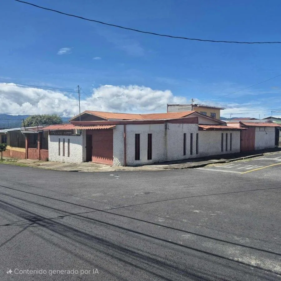 Venta de Casa antigua en lote de 227 m2 cerca a la Basílica de los Angeles Cartago - Venta en Carmen