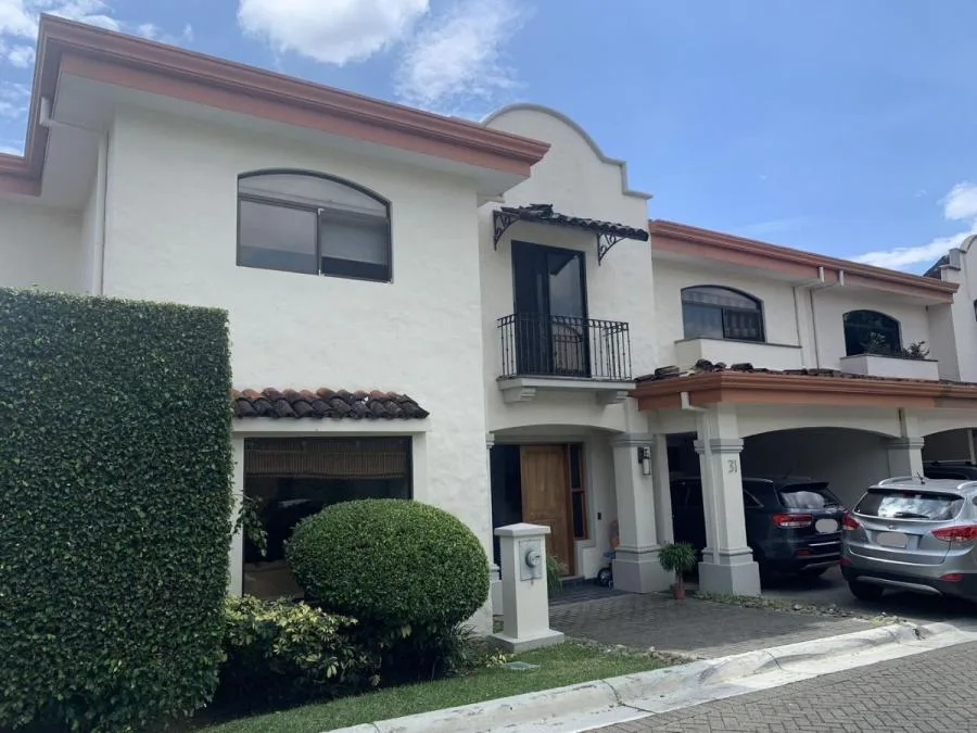 Casa en Venta en Santa Ana, San José. RAH 23-955 - Venta en Santa Ana