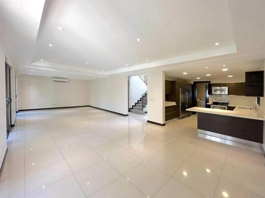 Venta de Casa en San Rafael, Escazú. RAH 25-985 - Venta en Escazú