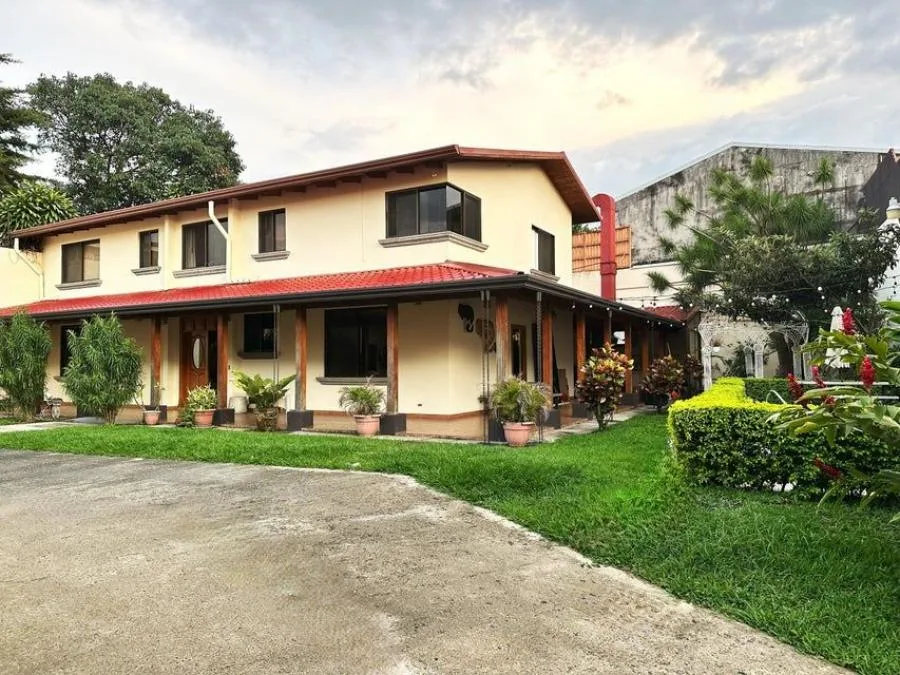 MLS-25-48 LS VENTA CASA MERCEDES HEREDIA - Venta en Mercedes Heredia