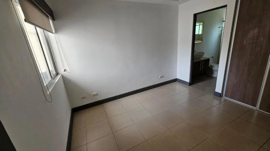 Se alquila apartamento en Montes de Oca, Condominio Villa Cedros (DJ 24-727) - Alquiler / Renta en Montes de Oca — photo 2