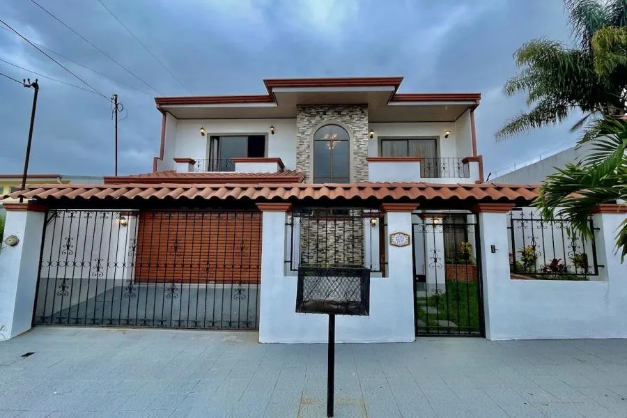 Venta de casa en Residencial Bosques de Catalán, Granadilla $320.000 #RC1616 - Venta en Granadilla