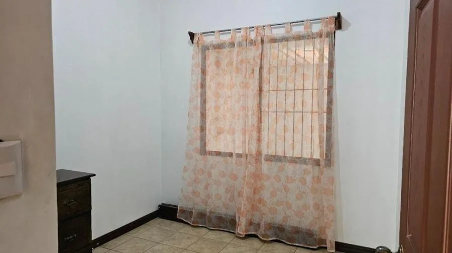 Venta de Casa en Goicoechea, San José. RAH 25-1586 - Venta en Goicoechea — photo 2