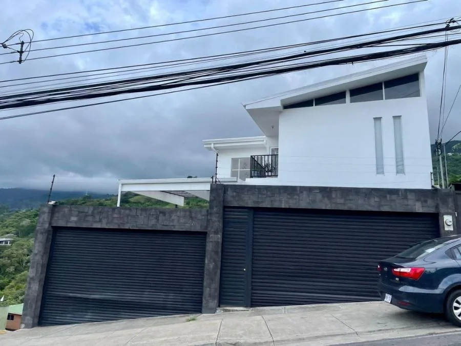 CASA EN VENTA, ALTOS DEL CARRIZAL ESCAZÚ, Cod#25-826 - Venta en Escazú