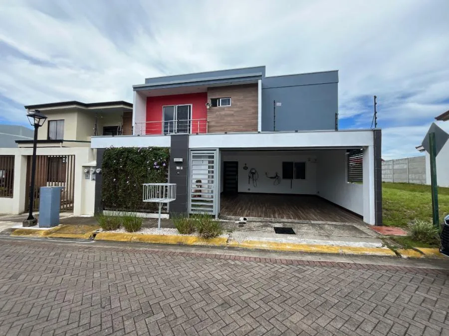 Vendo casa Residencial Bello Verde en San Rafael, diseño moderno iluminada y ventilada - Venta en San Rafael