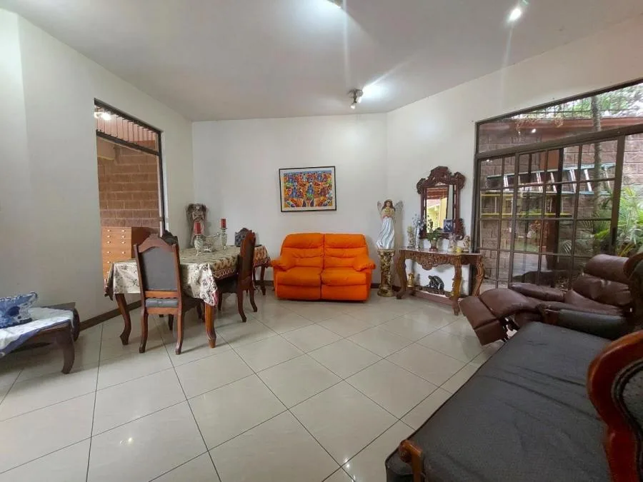 Casa Espaciosa en Venta Ubicada en Curridabat, Granadilla - Venta en Curridabat