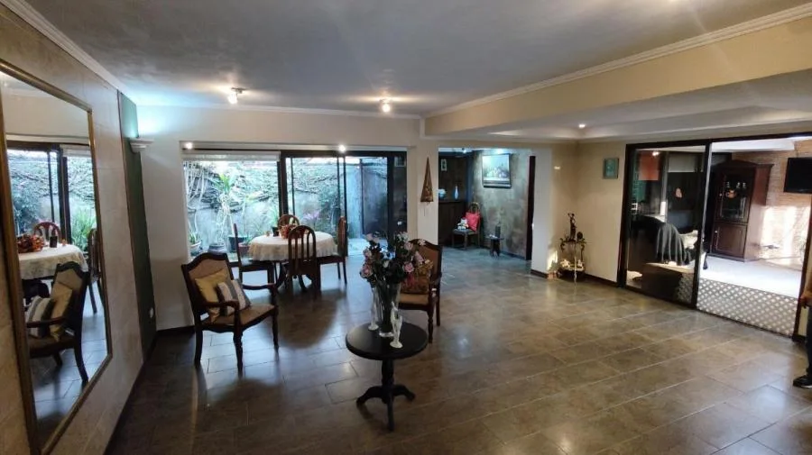 Casa Amplia en Venta en Urbanización San Jose, Curridabat  - Venta en Curridabat