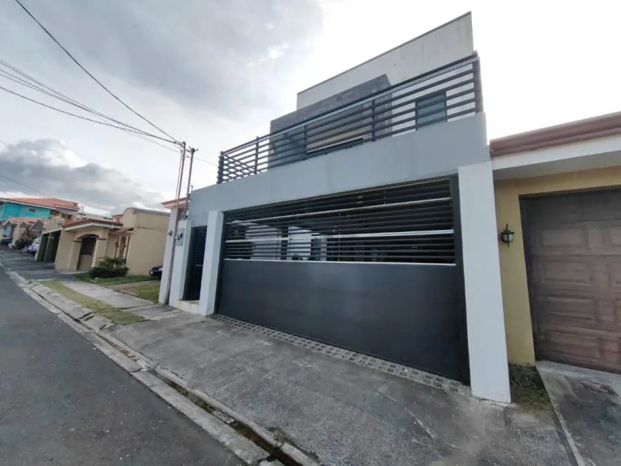 Alquiler de casa con amplios espacios en residencial privado Villa Andrea RAH 231676 - Alquiler / Renta en Vasquez de Coronado — photo 2