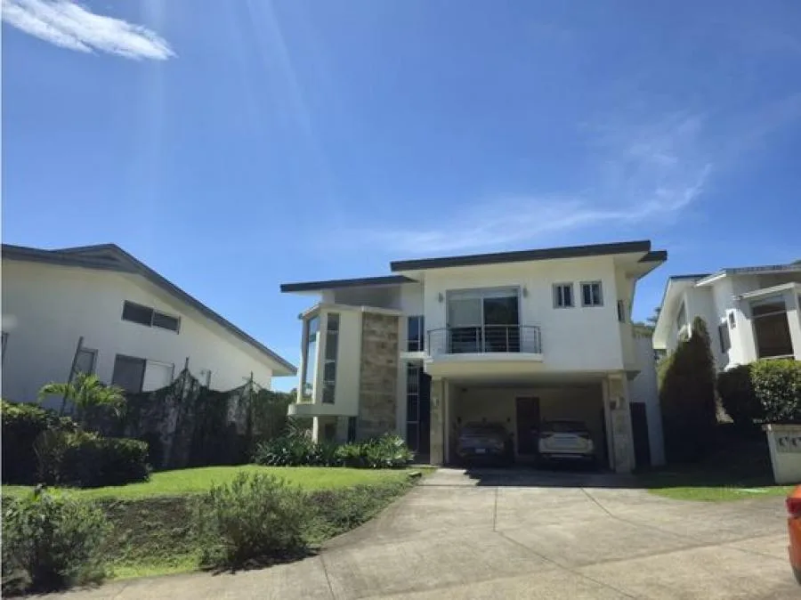 Casa en venta en San José, Escazú, San Rafael. 5PVV9161490 - Venta en Escazú