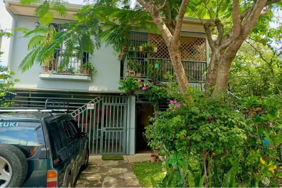 CASA EN VENTA EN LINDORA, SANTA ANA #5655  - Venta en Santa Ana