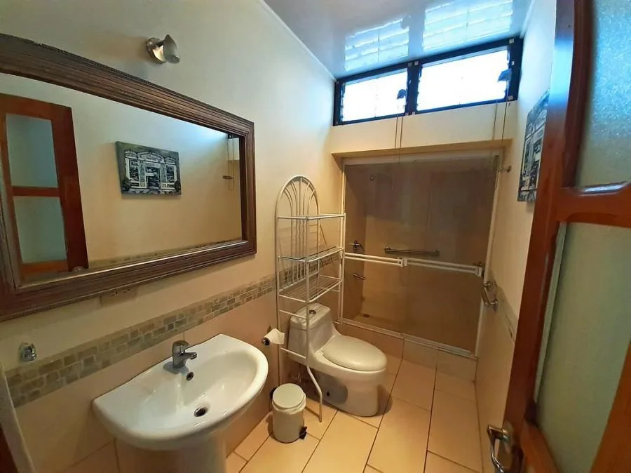 Casa de 312 m2, 3 Hab. y Oficina, Uso de Suelo Mixto, San Pedro - Venta en Montes de Oca — photo 4
