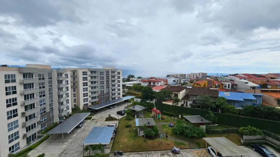 Venta de Apartamento en Granadilla de Curridabat. RAH 26-314 - Venta en Curridabat