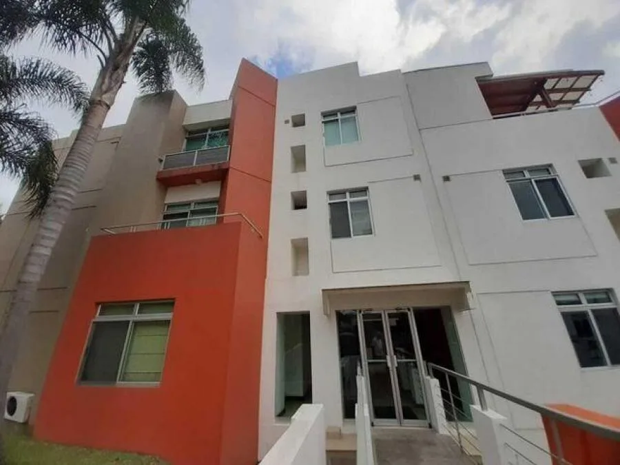 Venta de Apartamento en Pozos, Santa Ana. - Venta en Santa Ana