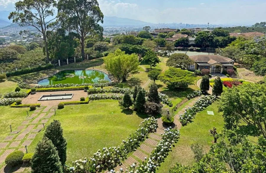 Apartamento de 370 m2 en Obra Gris, Vista, Torre El Olivar, Curridabat - Venta en Curridabat