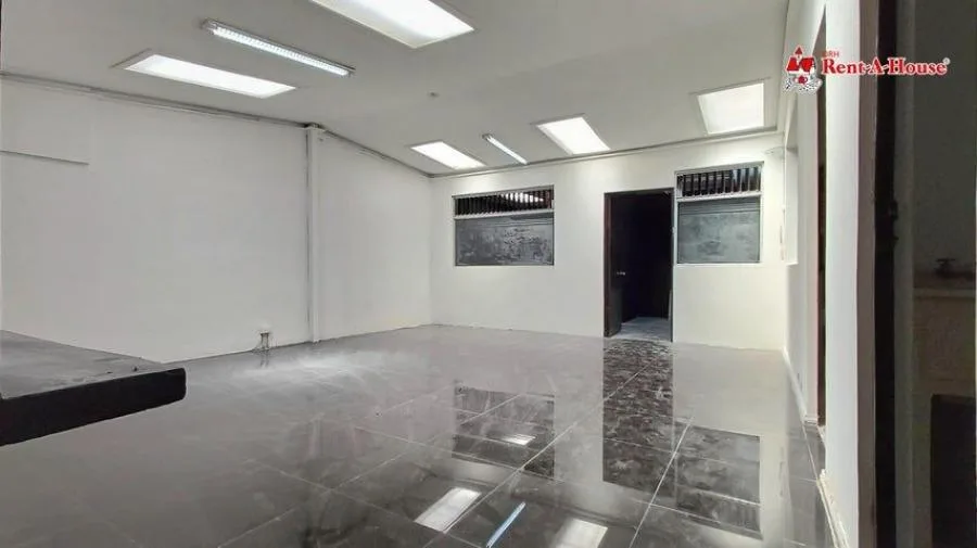 Alquiler de edificio con 6 oficinas en avenida central San José - Alquiler / Renta en San José — photo 4