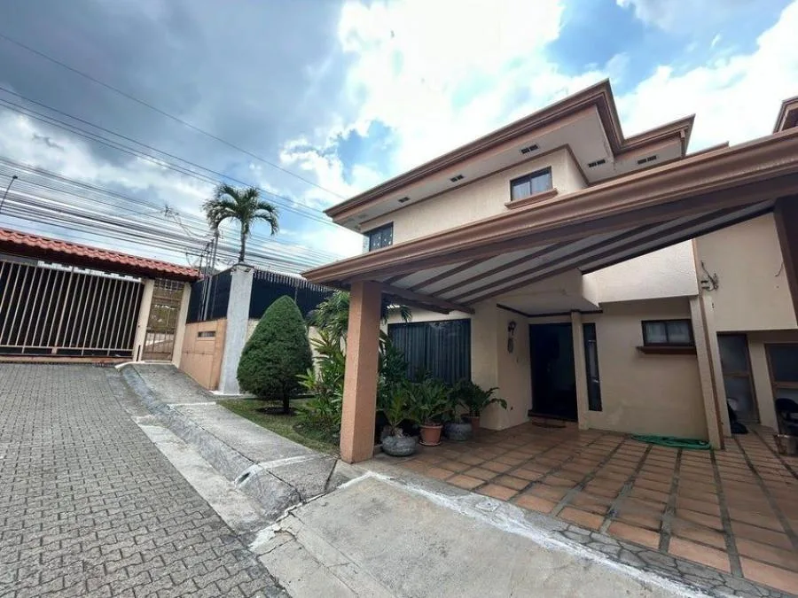 Venta de Edificio en San Rafael de Escazú. RAH 25-1838 - Venta en Escazú