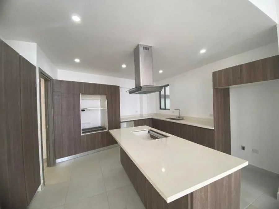 Venta de Casa en San Rafael, Escazú. RAH 25-367 - Venta en Escazú