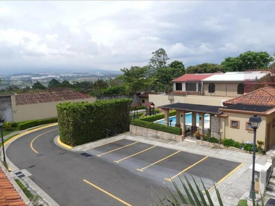 CASA EN VENTA EN ESCAZU, cod: CTL 25-1213 - Venta en Escazú