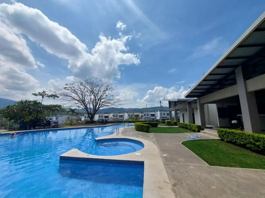 Venta Casa Guácima de Alajuela E.T #25-1589 - Venta en Guácima