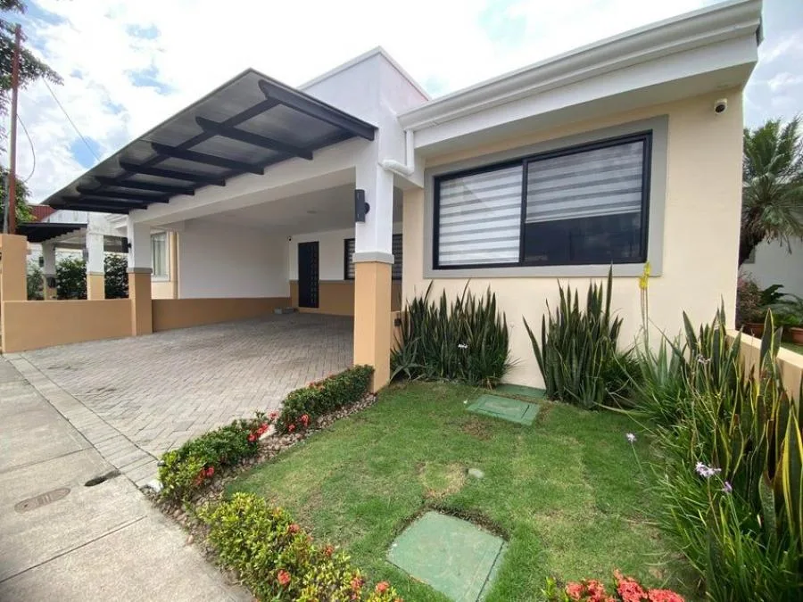 Venta de Casa en El Roble-San Antonio, Alajuela. RAH 25-879 - Venta en San Antonio