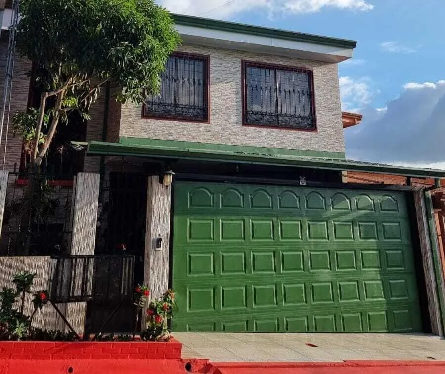 Casa en Venta en Ulloa, Heredia. RAH 23-2451 - Venta en Ulloa