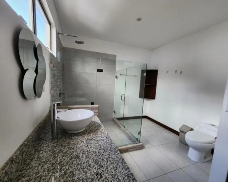 Alquiler de casa en condominio de Sabanilla San Rafael Montes de Oca  - Alquiler / Renta en Montes de Oca — photo 2