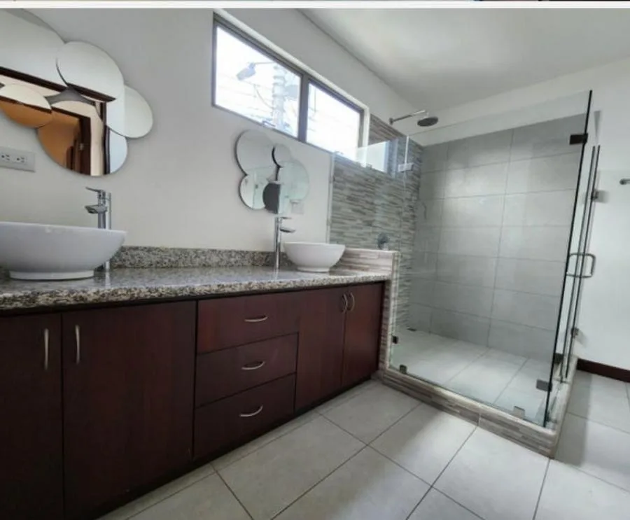Alquiler de casa en condominio de Sabanilla San Rafael Montes de Oca  - Alquiler / Renta en Montes de Oca — photo 3
