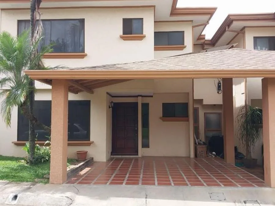 ALQUILER DE CASA EN ESCAZÚ DE SAN JOSE - Alquiler / Renta en Escazú