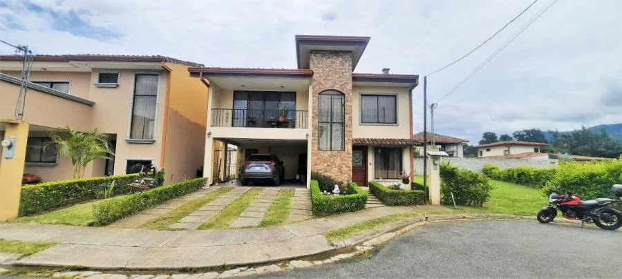 Casa en Venta en Quebradilla, Cartago. MLS 24-481 - Venta en Quebradilla