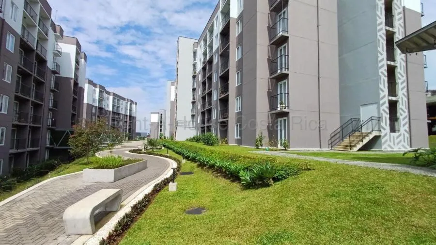 Venta de Casa de 222mt2 en Curridabat 26-945 - Venta en Curridabat