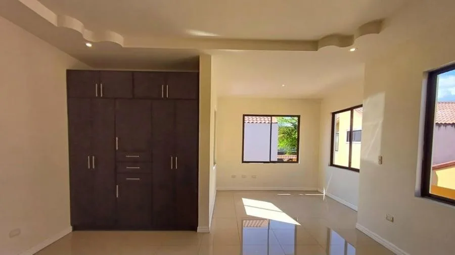 Venta de Casa en Uruca, San José. RAH 25-1458 - Venta en Uruca — photo 5