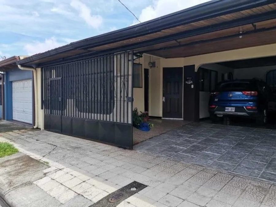 Venta de Casa en Mercedes, Heredia. RAH 25-1002 - Venta en Mercedes